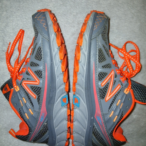 New Balance 610v4 Women’s Trail Running Sneakers - Picture 10 of 13